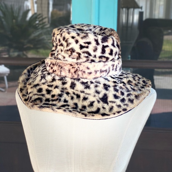 Vintage Accessories - Vintage leopard floppy boho hippy small hat